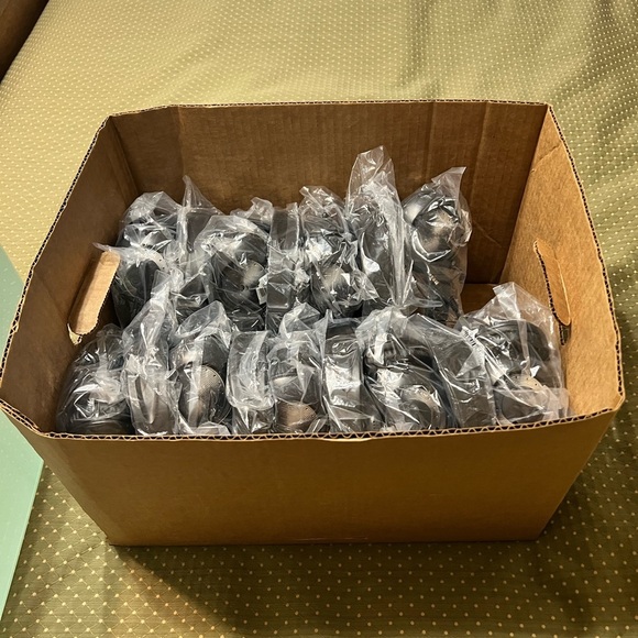 AVID EDUCATION AE-55
HEADPHONES with Microphone - BOX OF 16 BRAND NEW SEALED - Picture 3 of 7